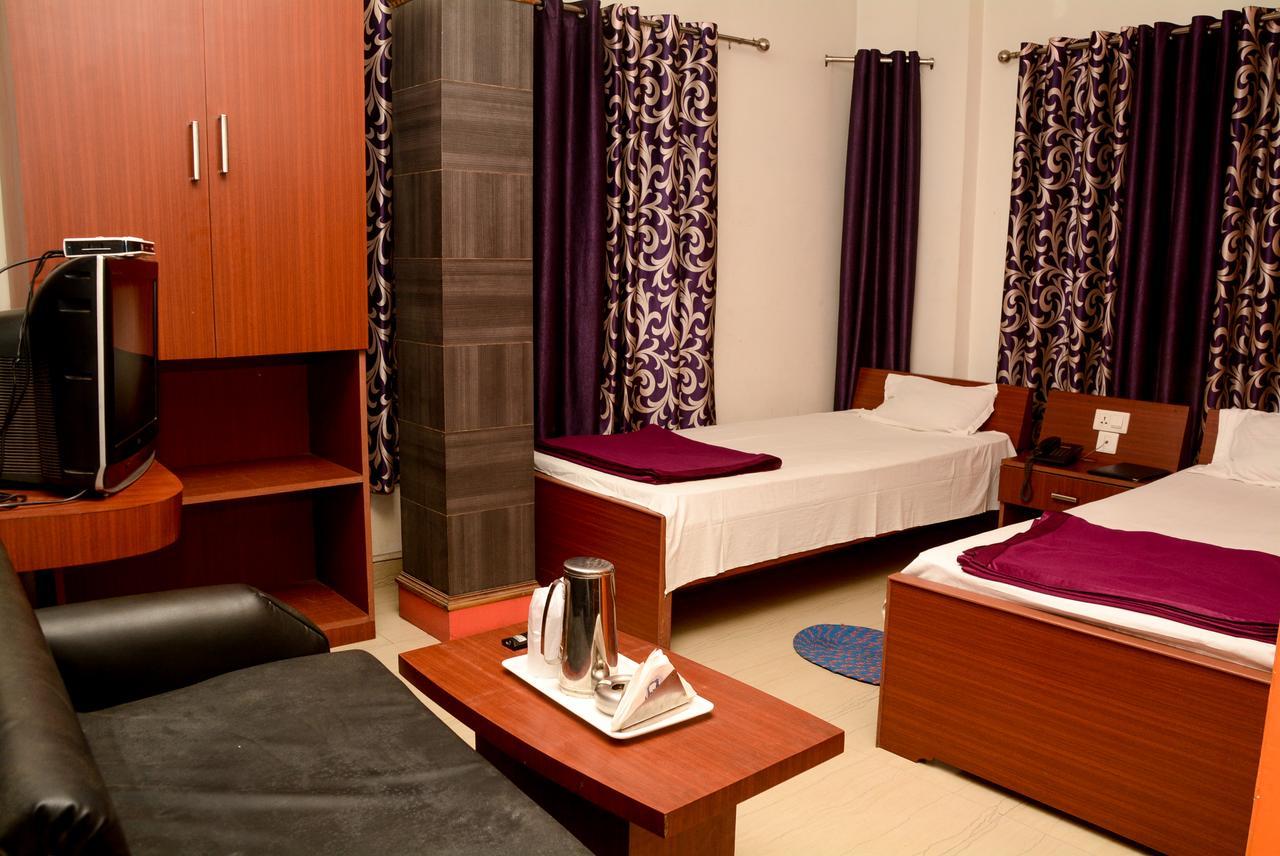 Hotel Galaxy International Koch Bihār Buitenkant foto