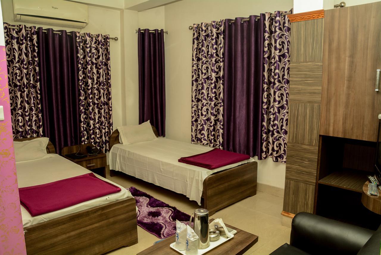 Hotel Galaxy International Koch Bihār Buitenkant foto